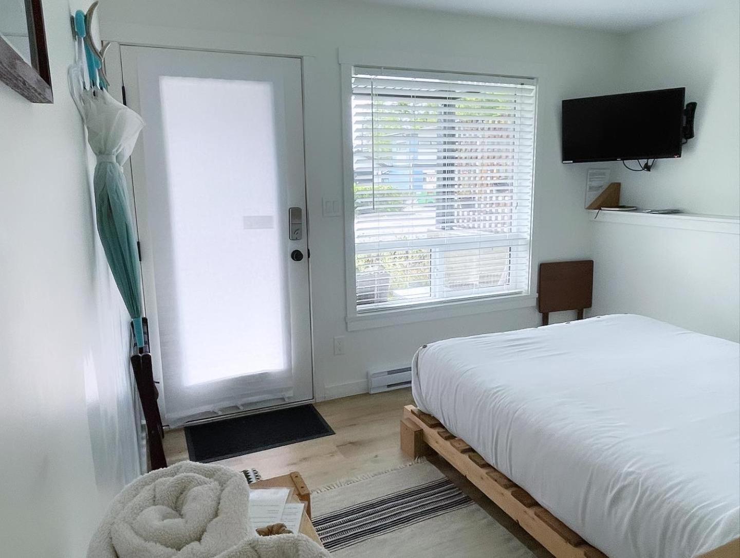 Hotel Sounds Of The Sea à Ucluelet Extérieur photo