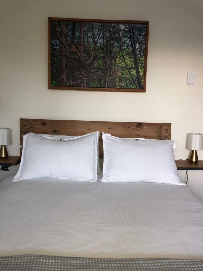 Hotel Sounds Of The Sea à Ucluelet Extérieur photo