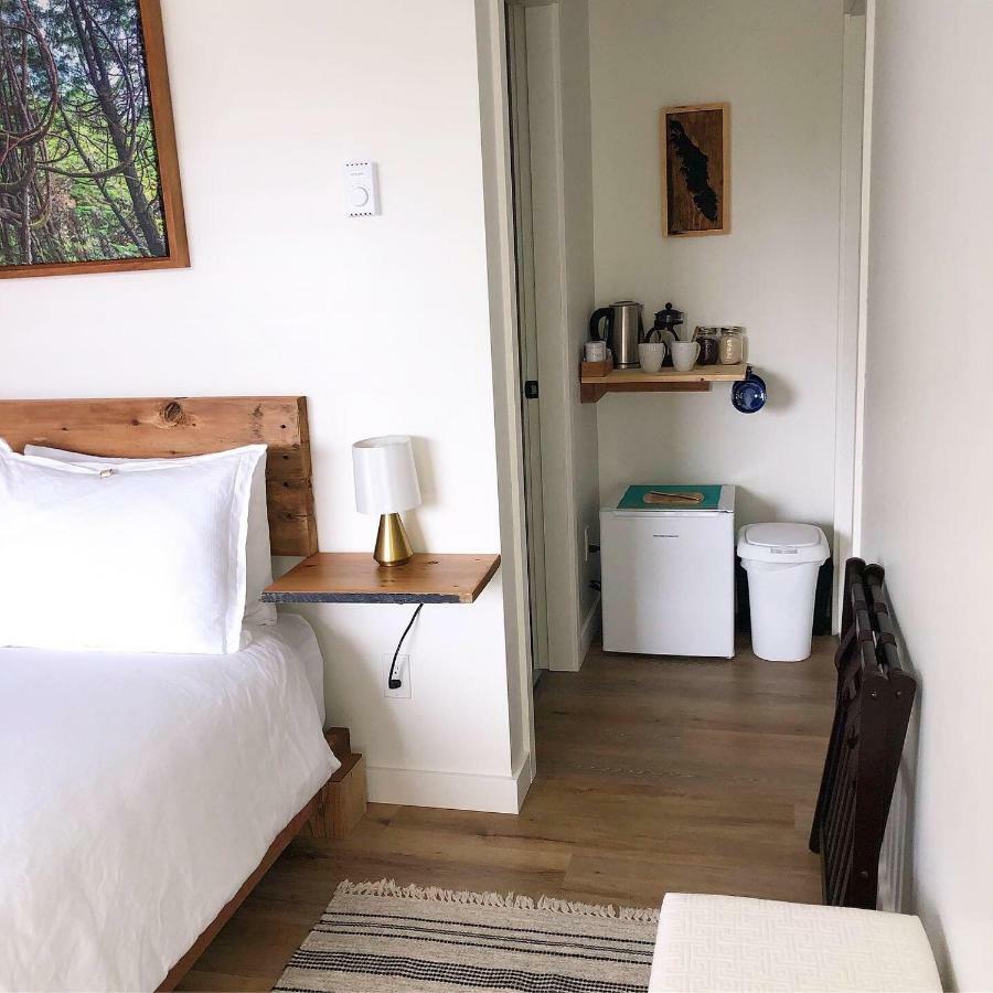 Hotel Sounds Of The Sea à Ucluelet Extérieur photo