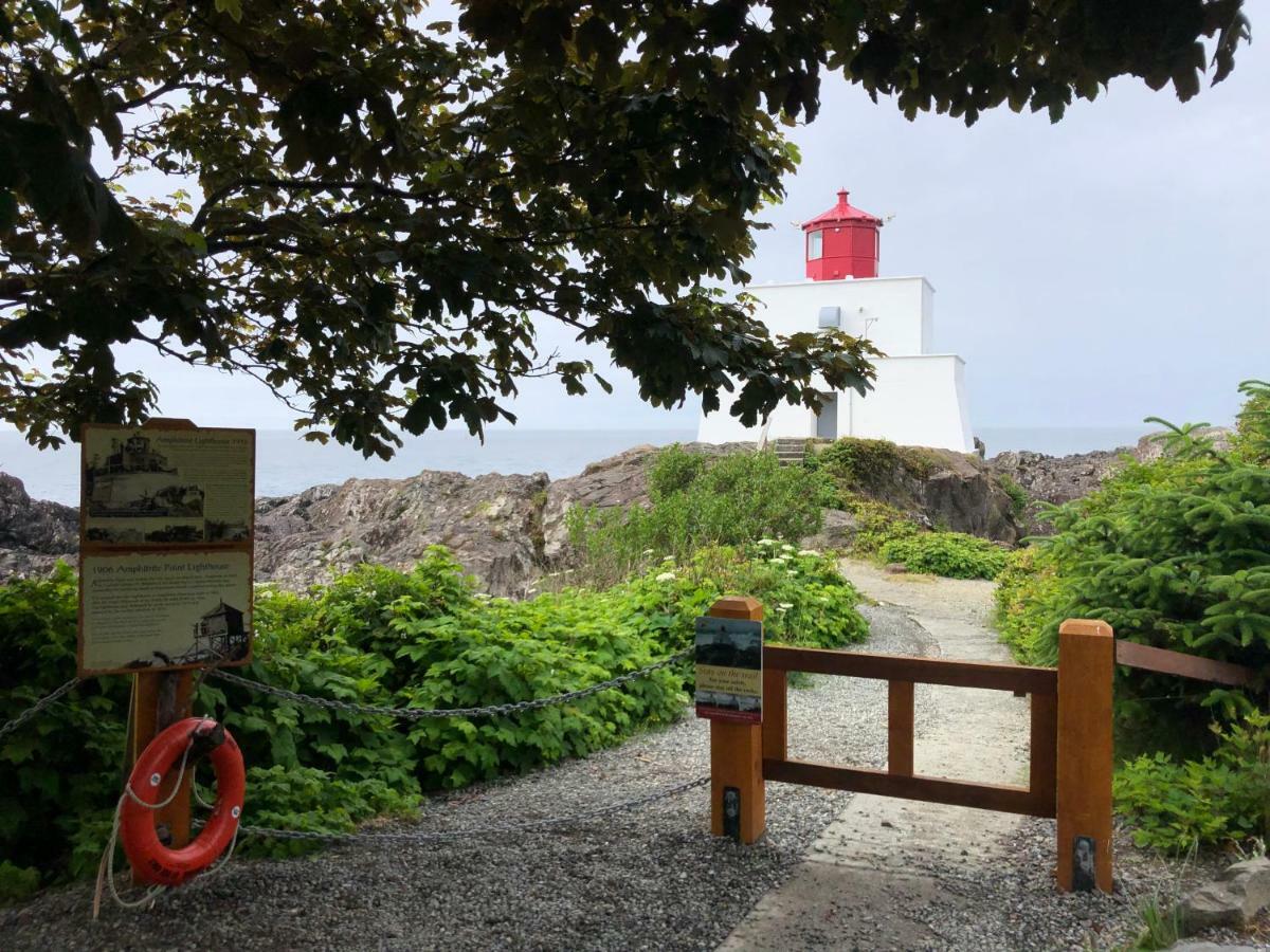 Hotel Sounds Of The Sea à Ucluelet Extérieur photo